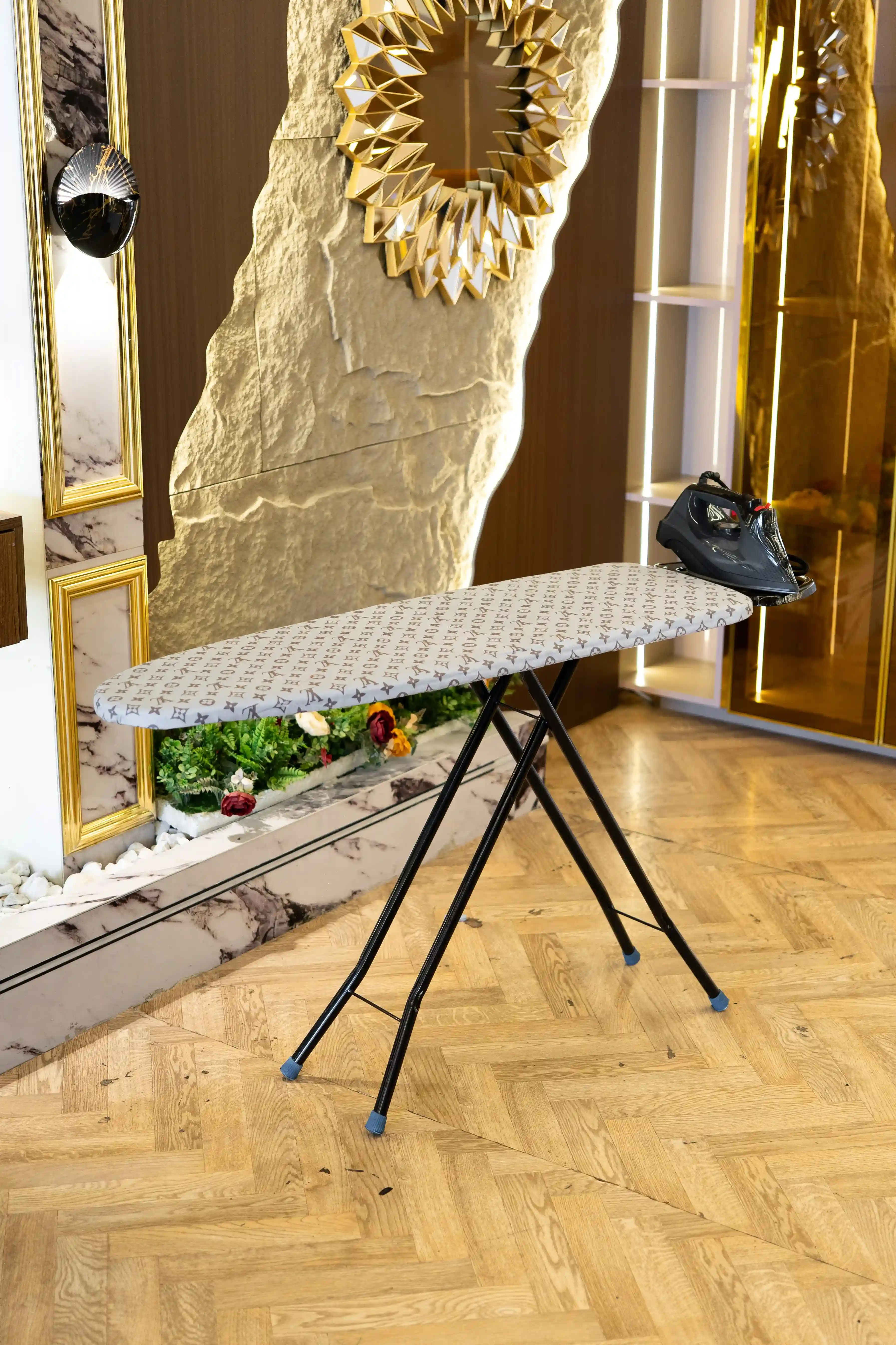 طاولة كي Table a repasser LV